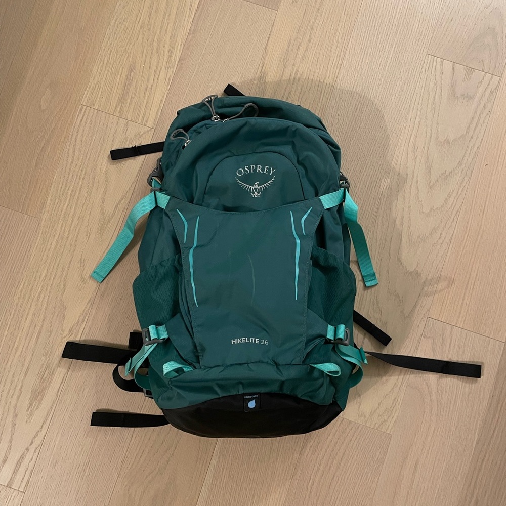 Osprey HikeLite 26 Daypack Backpack